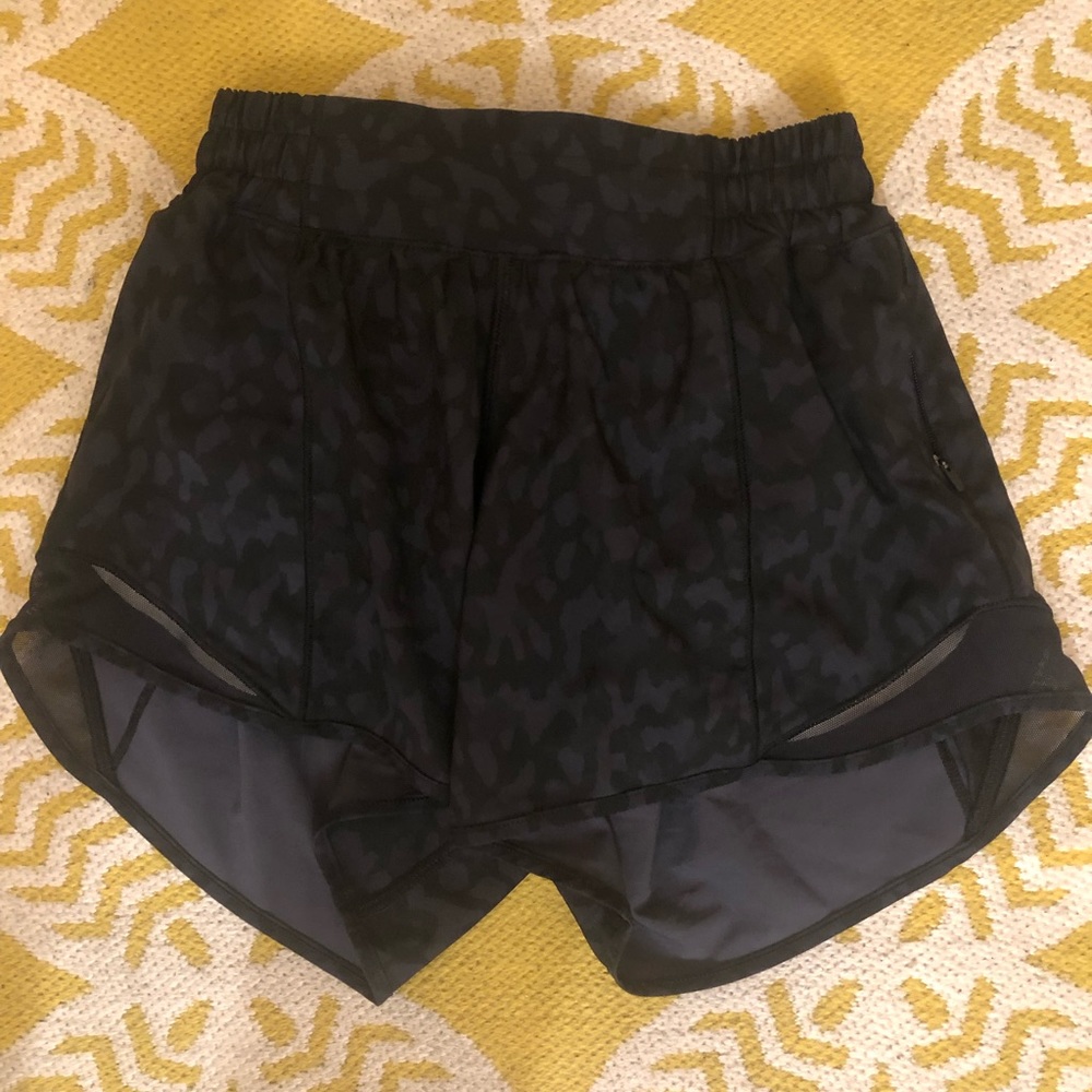 Lululemon Hotty hot shorts